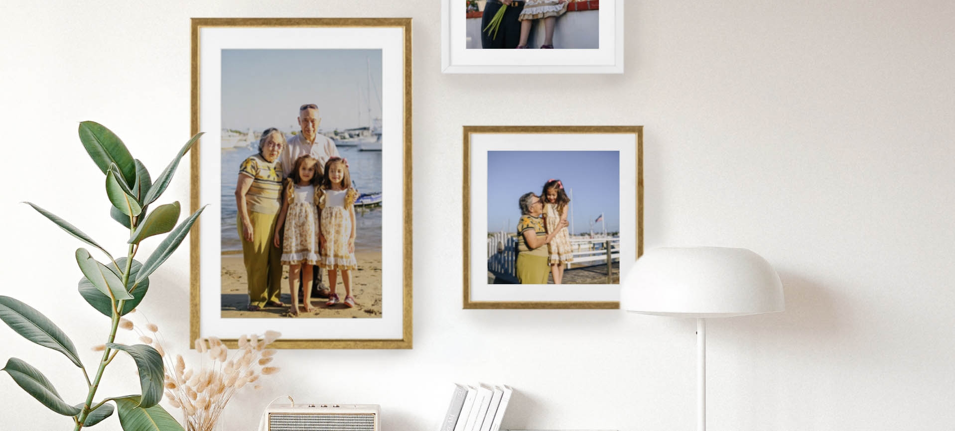 molduras de parede com fotos em família